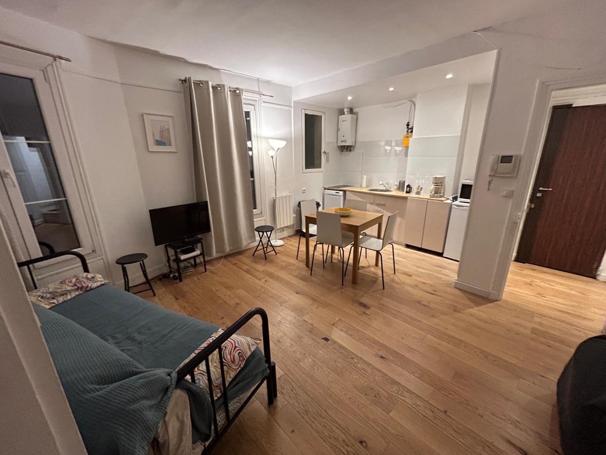 Paris Sacre Coeur Montmartre Et Tour Eiffel, 8 People, Apartment Ngoại thất bức ảnh